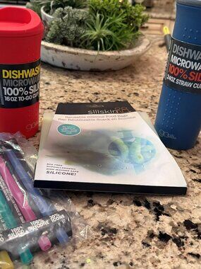 goSili reusable cups, snack bags and straws bundle